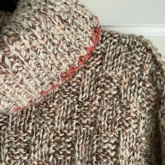 Free People Echo Pullover Sweater size Medium - Picture 4 of 7